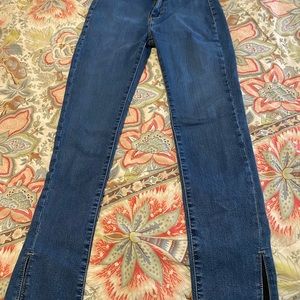 Woman’s We The Free jeans. Size 28